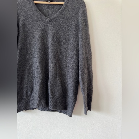 🤍 SOLD 🤍Only Mine 100% Cashmere Sweater - Picture 8 of 8